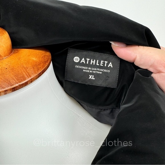 ATHLETA Venice Odyssey Down Vest in Black - Picture 5 of 7